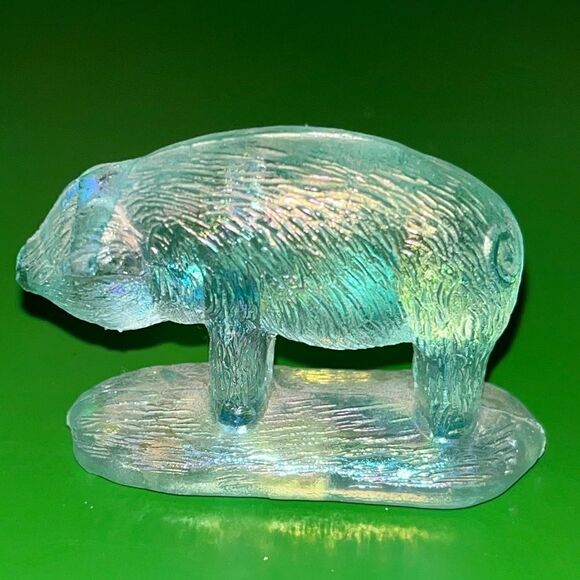 Vintage Summit Art Glass Pig Iridescent green Carnival Glass USA Figurine - Picture 1 of 3